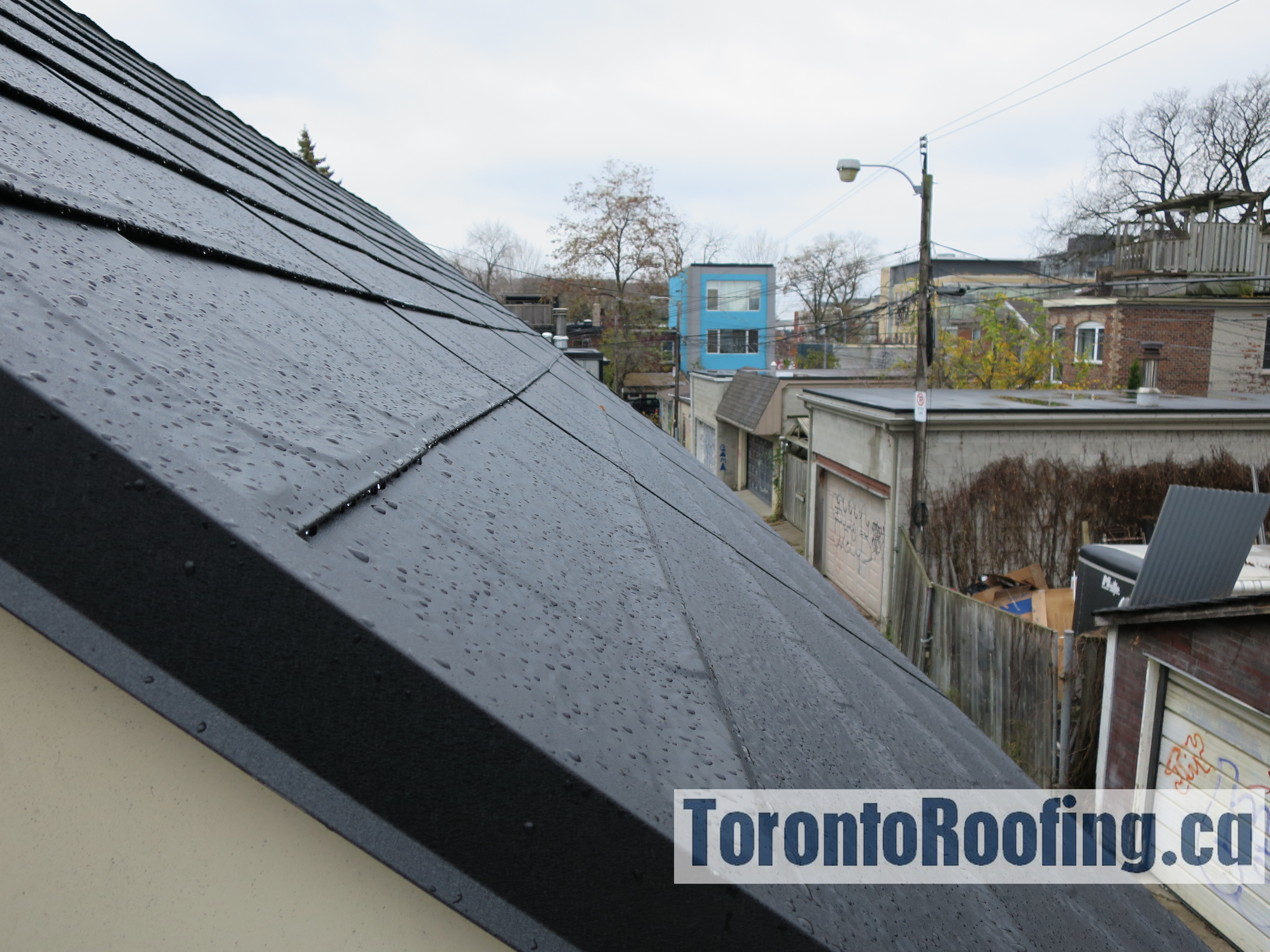 Toronto,roofing,metal,shingles,contractor,roof,installation,asphalt,shake,slate,steel,replacement