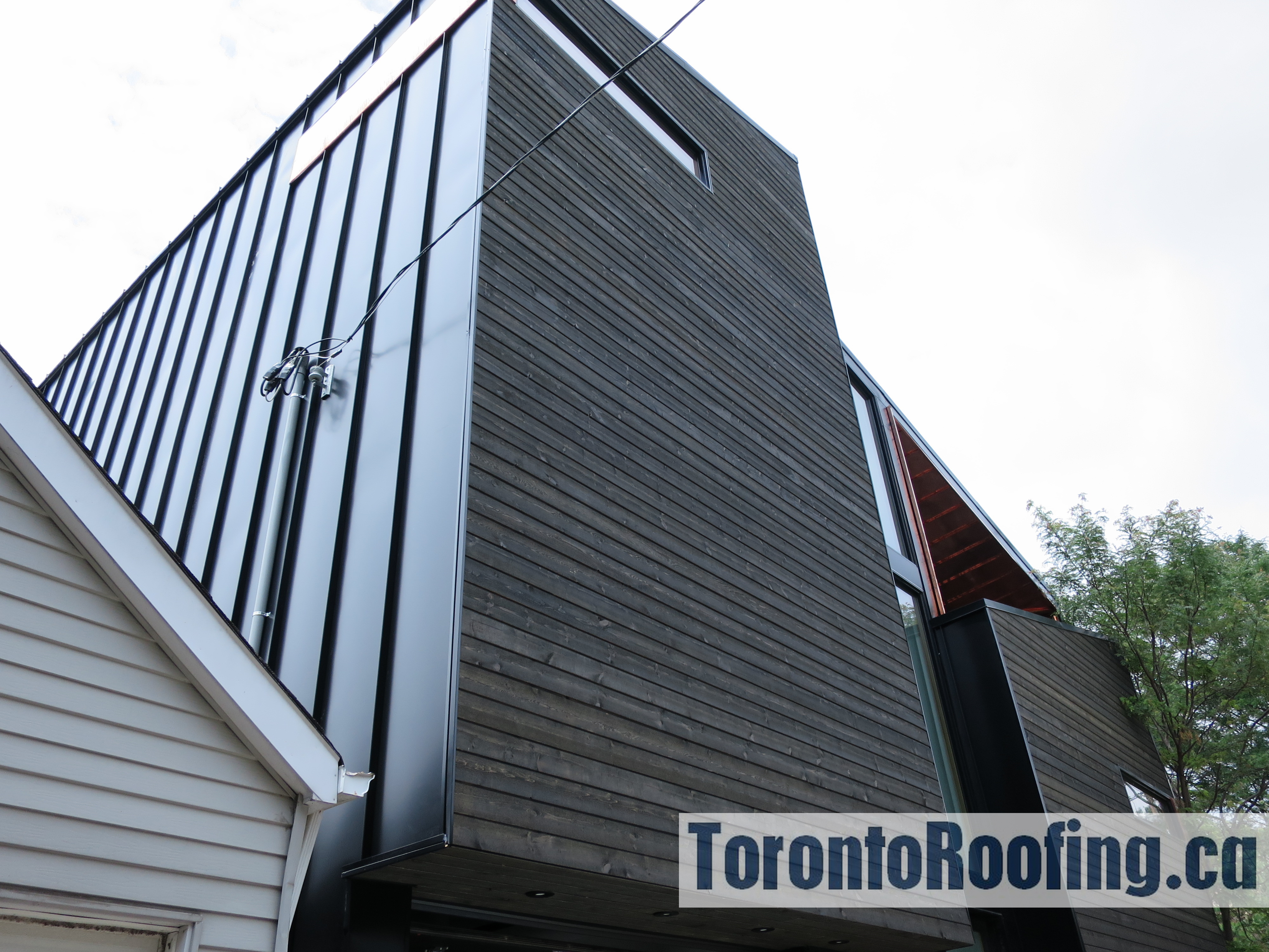 toronto-roofing-roof-siding-metal-copper-wood-modern-homes-aluminum-cladding-architeture-building-contractor-exterior-10