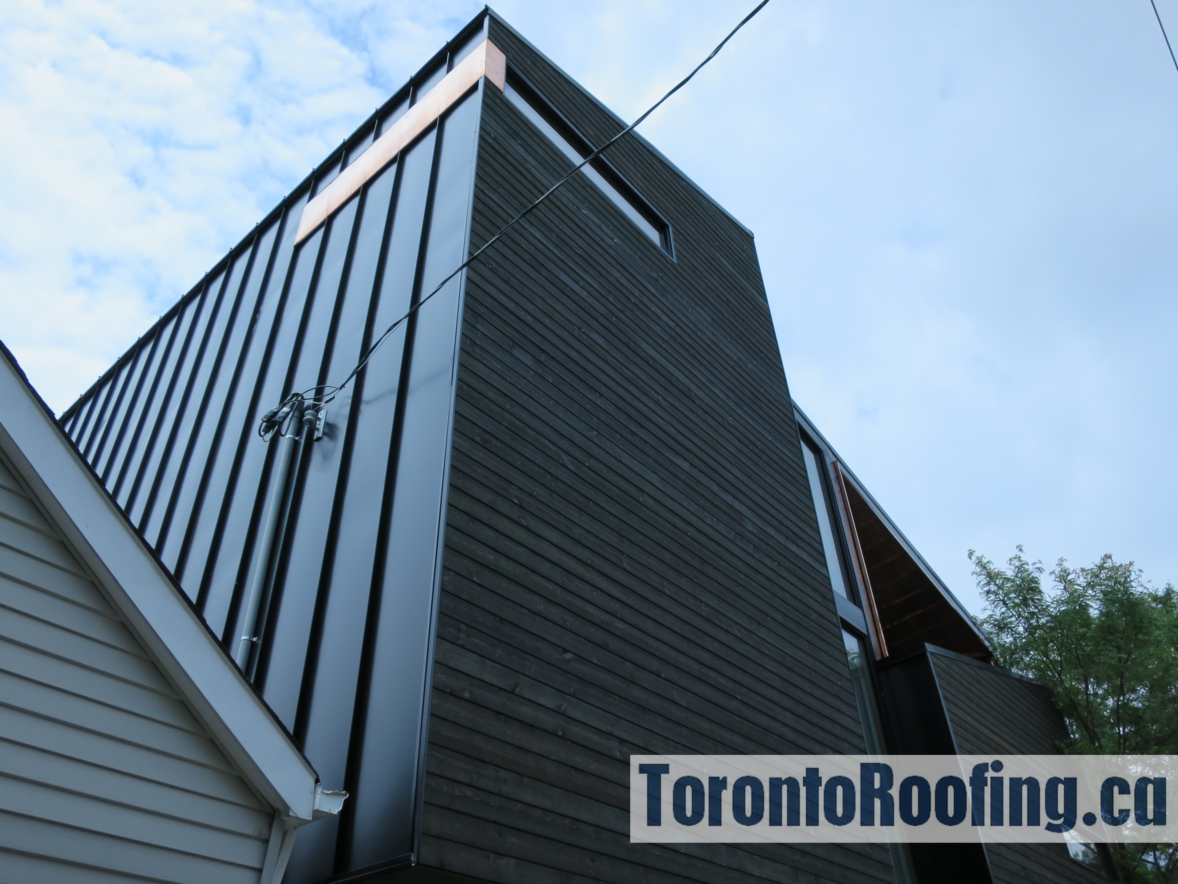 toronto-roofing-roof-siding-metal-copper-wood-modern-homes-aluminum-cladding-architeture-building-contractor-exterior-11