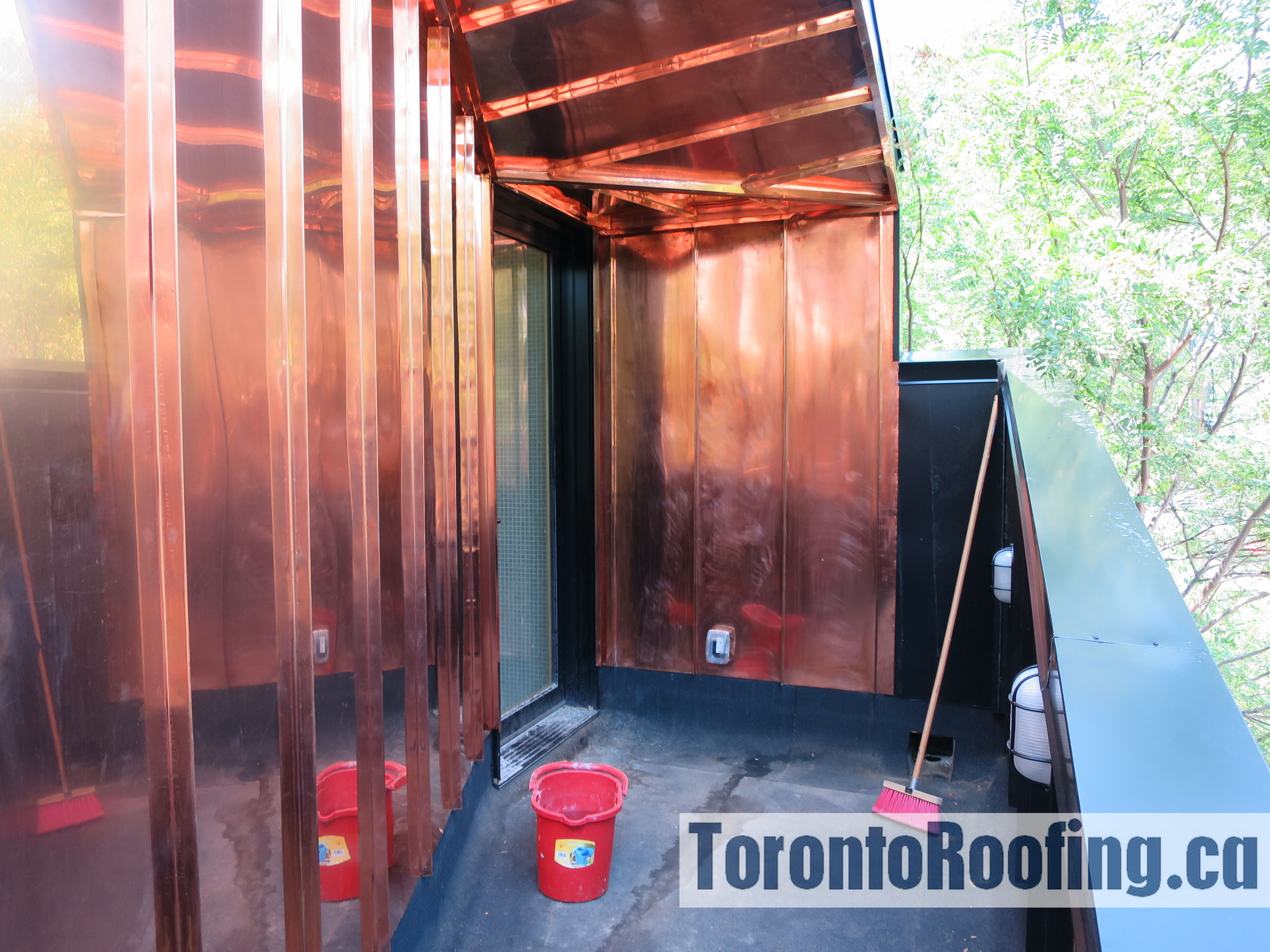 toronto-roofing-roof-siding-metal-copper-wood-modern-homes-aluminum-cladding-architeture-building-contractor-exterior-16