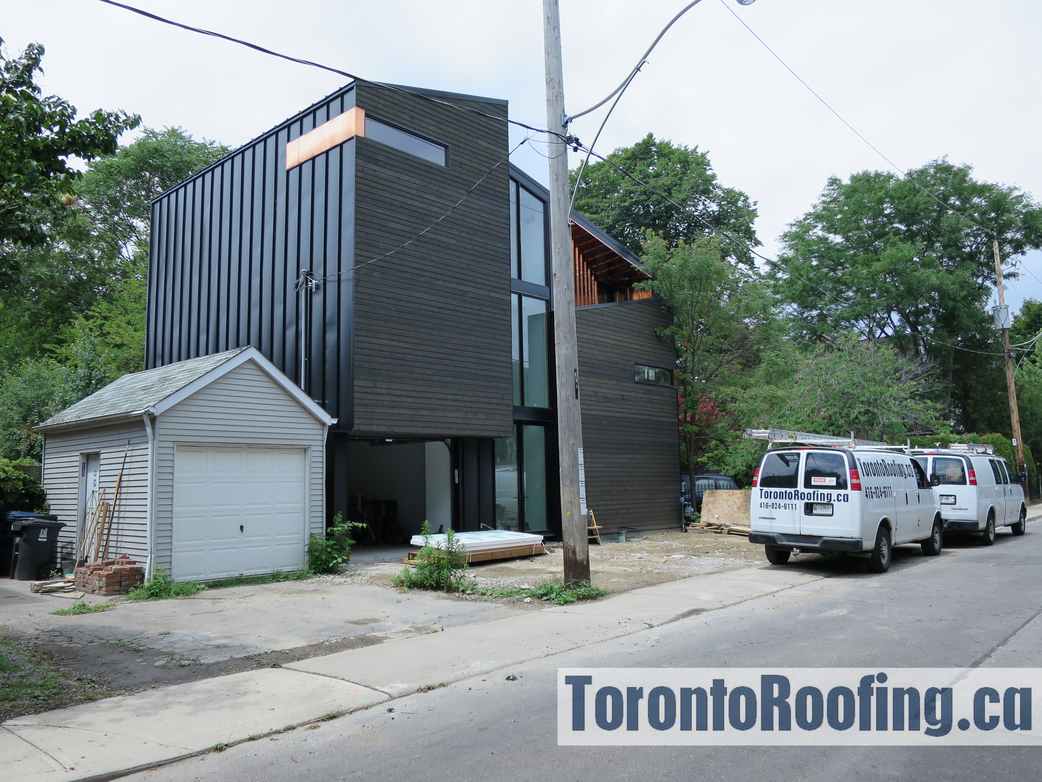 toronto-roofing-roof-siding-metal-copper-wood-modern-homes-aluminum-cladding-architeture-building-contractor-exterior-9