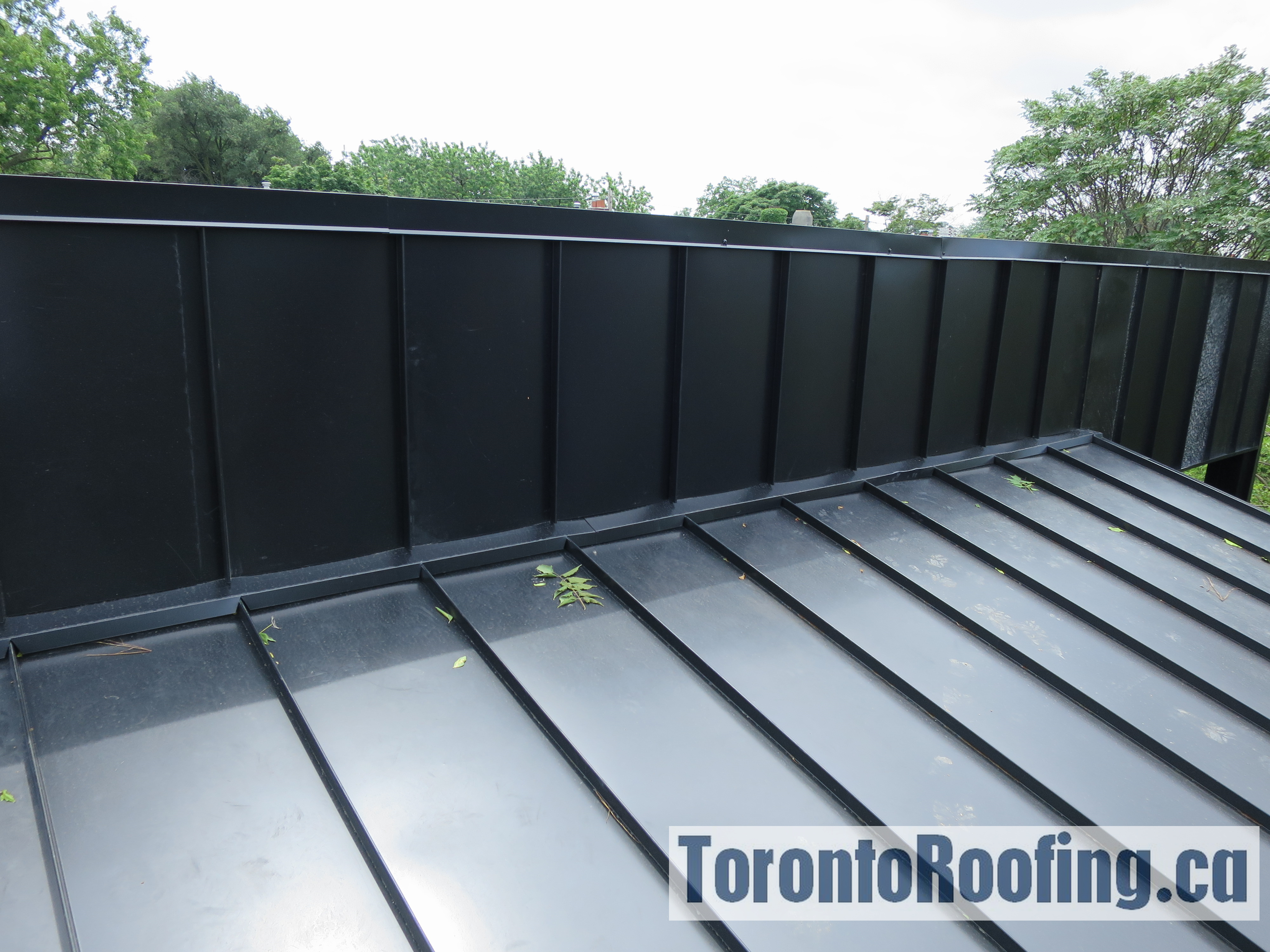 toronto-roofing-standing-seam-metal-roof-roofing-toronto-metal-roofing-roofing-contractor-2