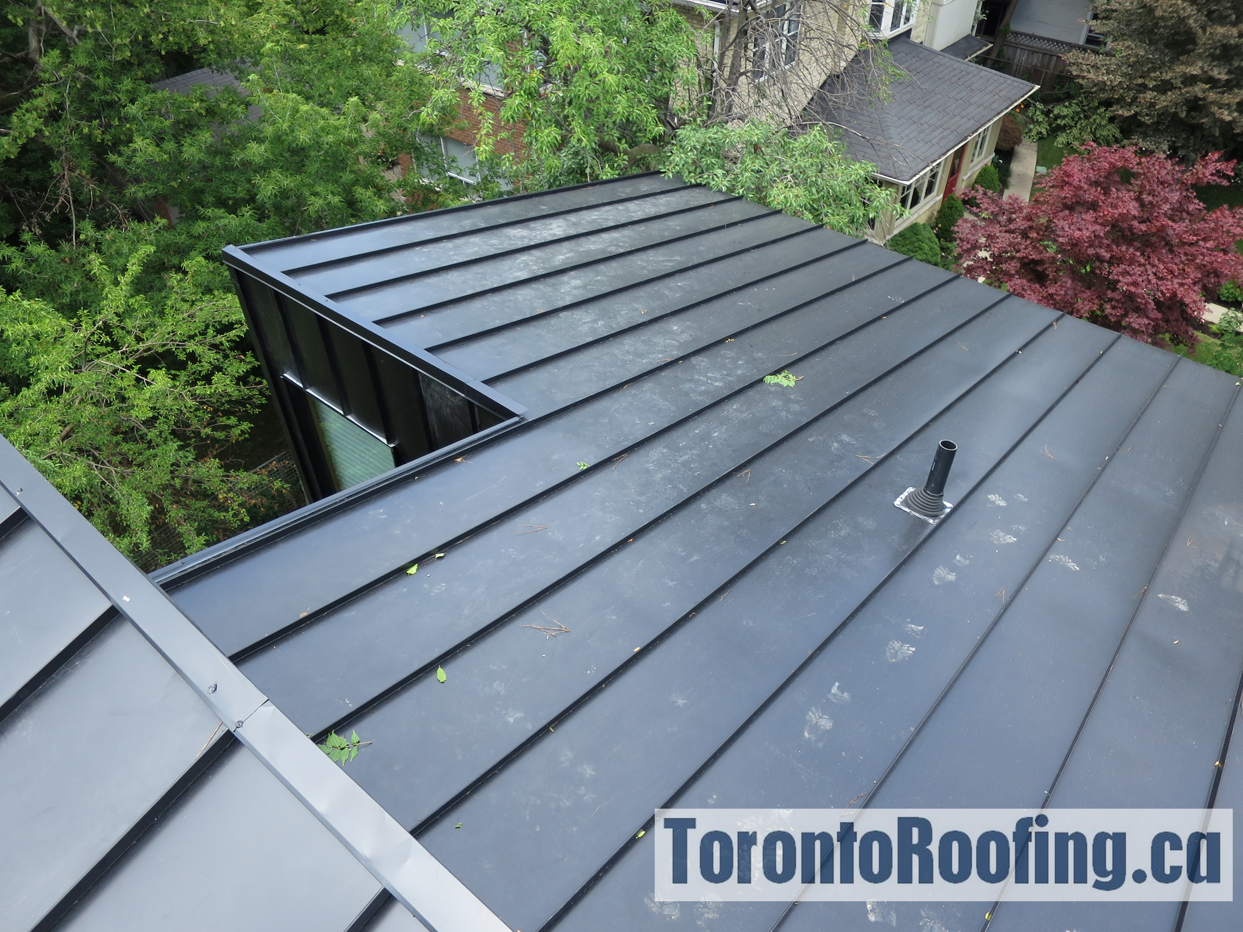 toronto-roofing-standing-seam-metal-roof-roofing-toronto-metal-roofing-roofing-contractor-4