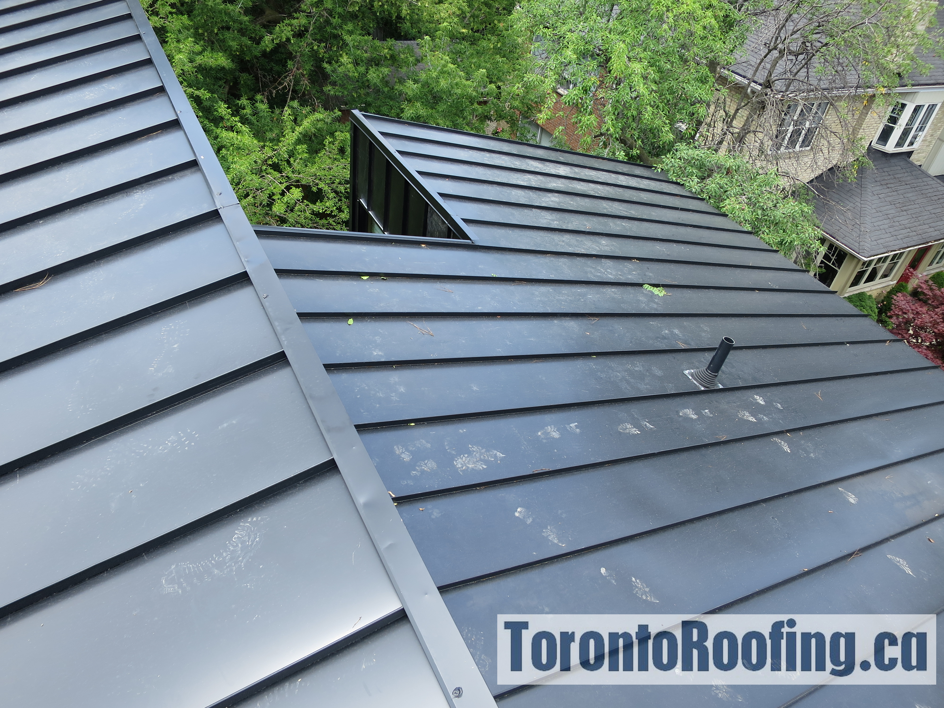 toronto-roofing-standing-seam-metal-roof-roofing-toronto-metal-roofing-roofing-contractor-9